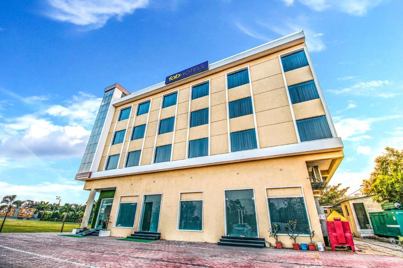 Fabhotel Amrit Greens Indore Airport Exteriör bild