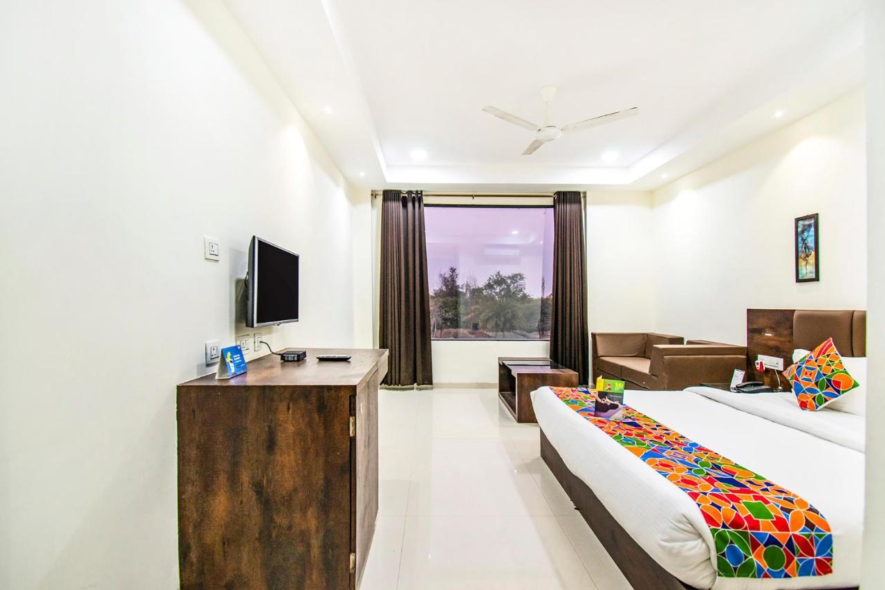 Fabhotel Amrit Greens Indore Airport Exteriör bild