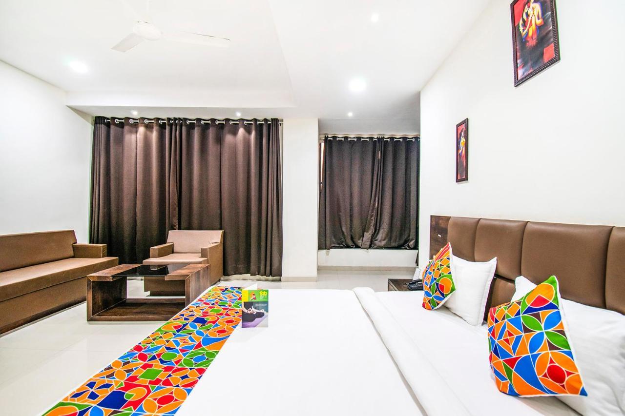 Fabhotel Amrit Greens Indore Airport Exteriör bild