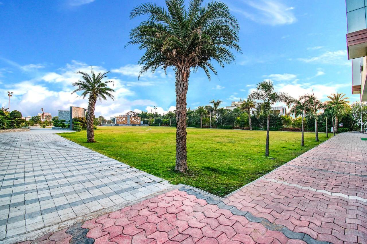 Fabhotel Amrit Greens Indore Airport Exteriör bild