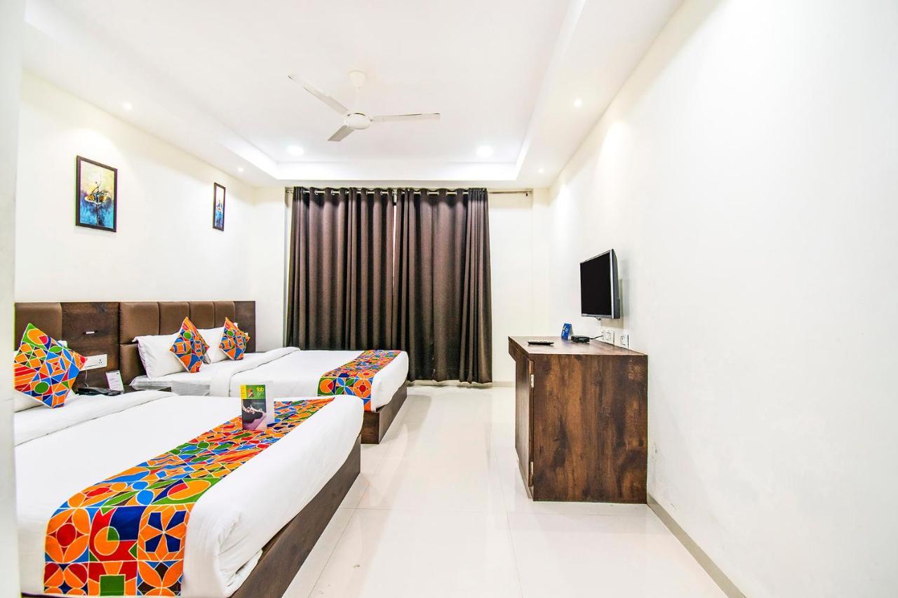 Fabhotel Amrit Greens Indore Airport Exteriör bild