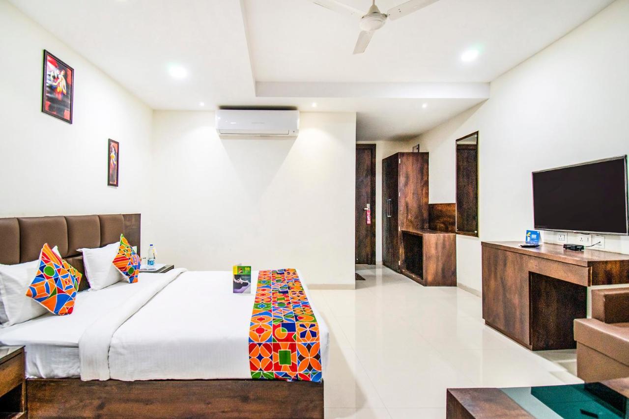 Fabhotel Amrit Greens Indore Airport Exteriör bild
